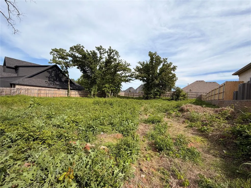 Photo 2 — 4624 Maple Ridge Drive, Edmond, OK 73034
