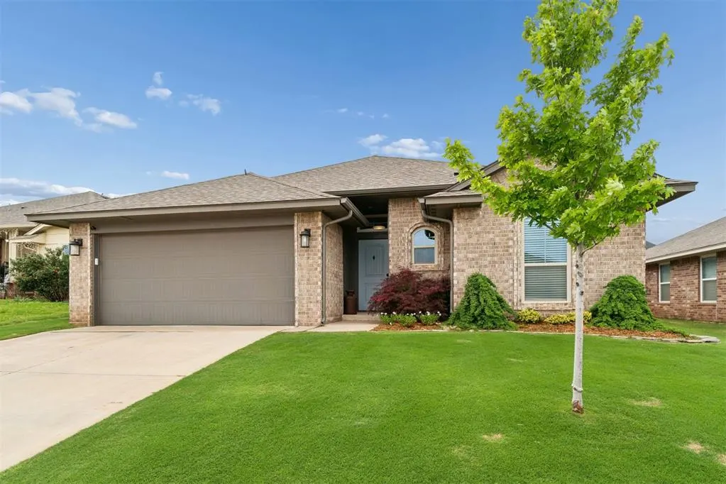 Front exterior — 18401 Groveton Boulevard, Edmond, OK 73012