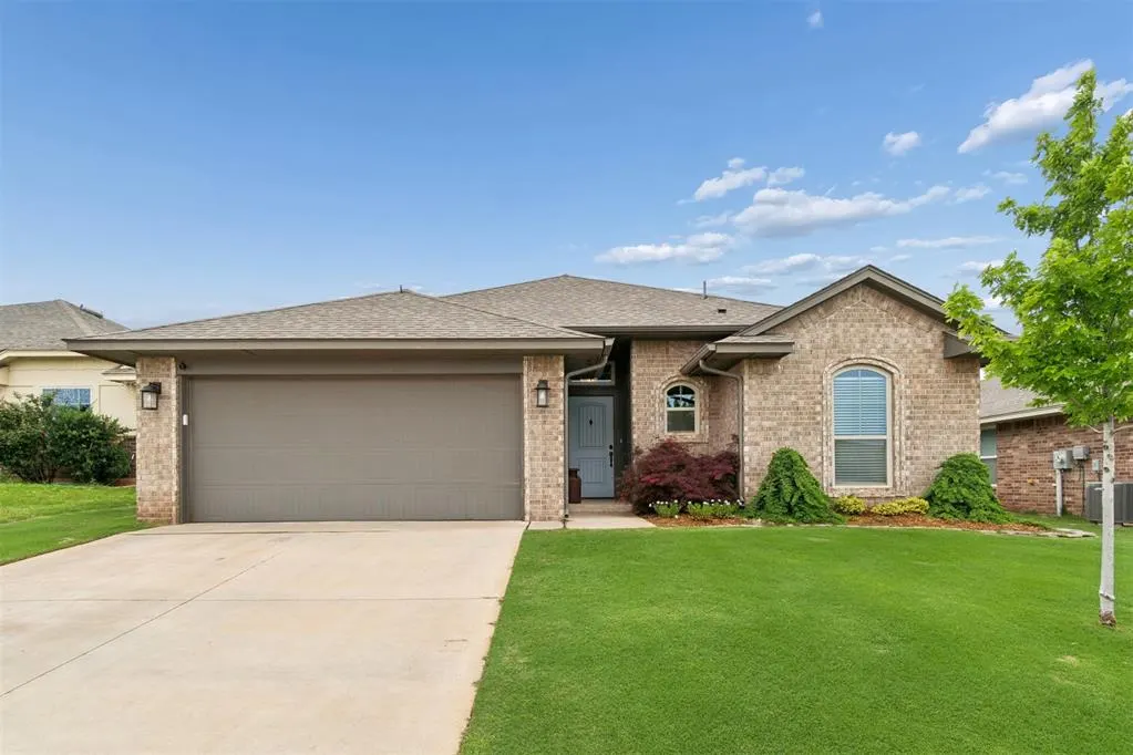 Photo 2 — 18401 Groveton Boulevard, Edmond, OK 73012