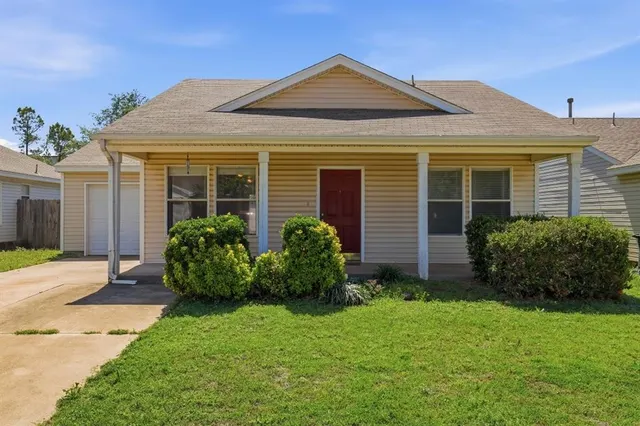 Front exterior — 116 Rob Lane, Edmond, OK 73003
