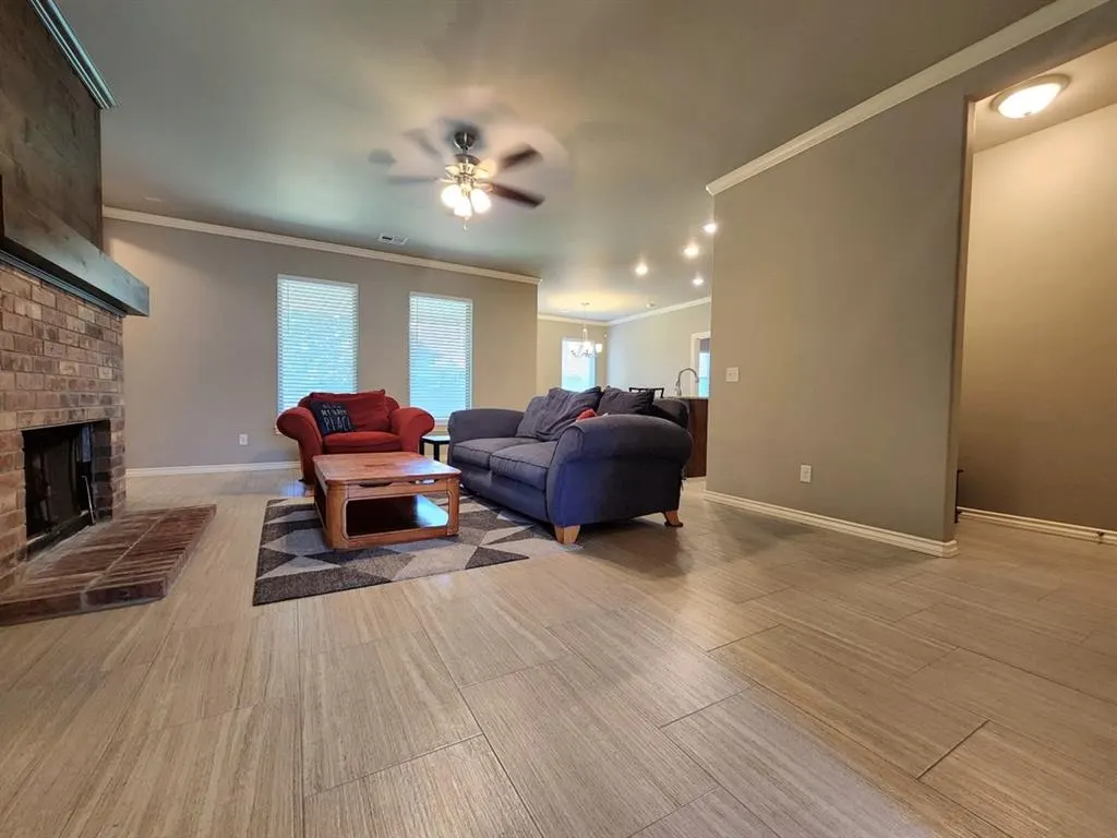 Photo 3 — 2308 Paraiso Way, Edmond, OK 73034