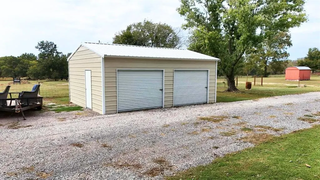 Photo 2 — 2064 S Highway 77 Highway, Davis, OK 73030