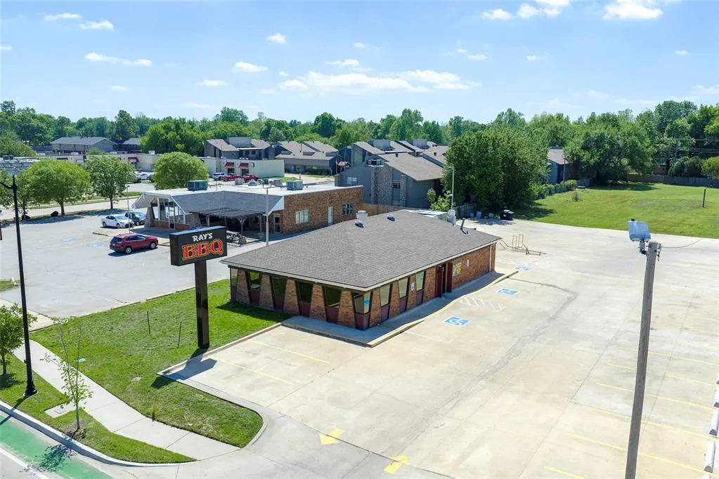 Front exterior — 1514 W Lindsey Street, Norman, OK 73069