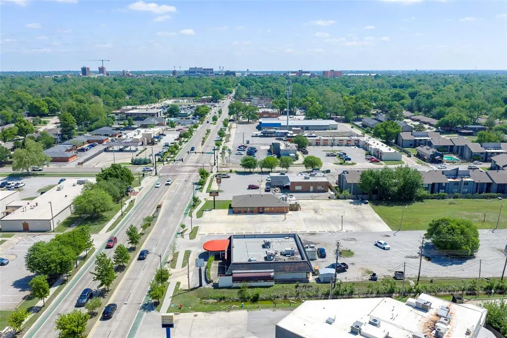 Photo 17 — 1514 W Lindsey Street, Norman, OK 73069
