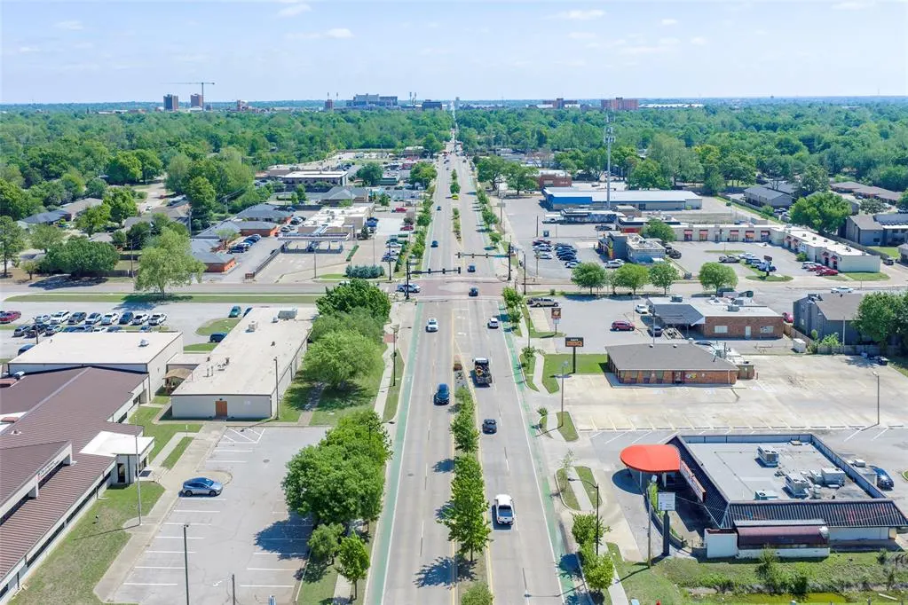 Photo 18 — 1514 W Lindsey Street, Norman, OK 73069