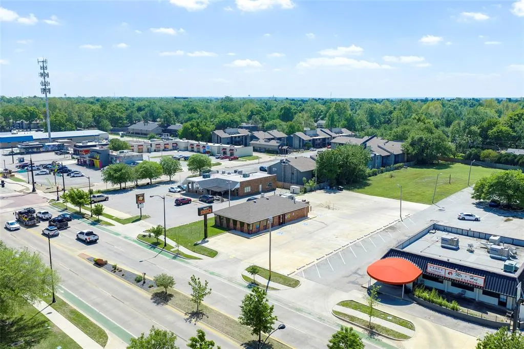 Photo 19 — 1514 W Lindsey Street, Norman, OK 73069