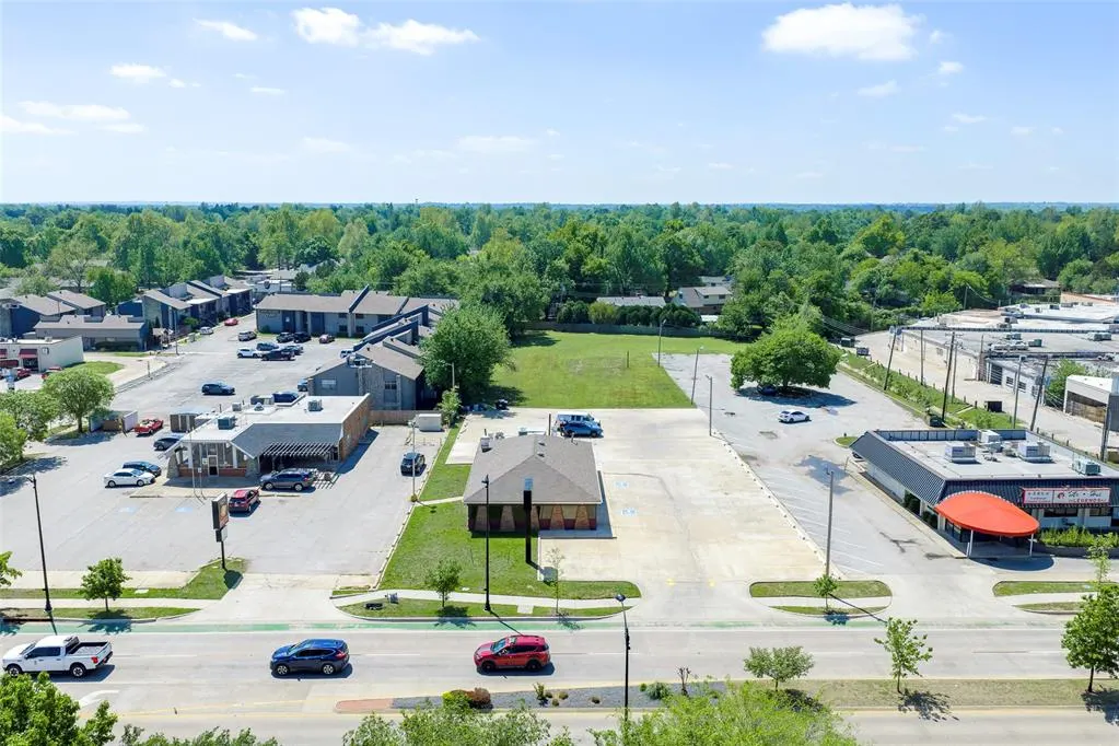 Photo 20 — 1514 W Lindsey Street, Norman, OK 73069