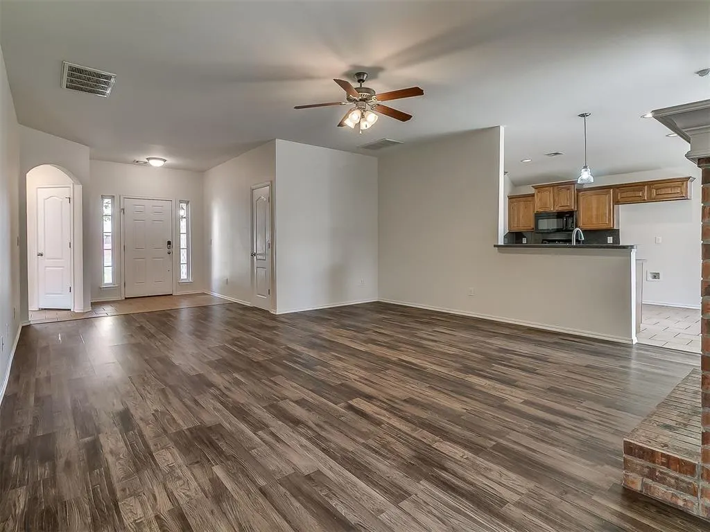 Photo 10 — 212 John Rausch Lane, Edmond, OK 73003