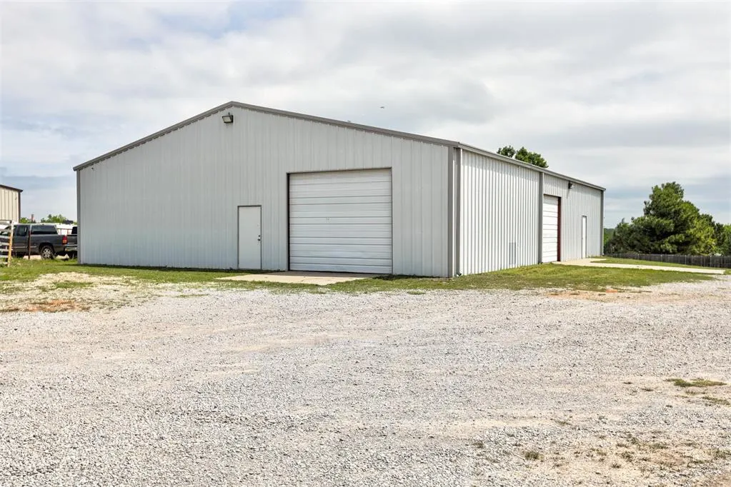 Photo 4 — 1061 S Sara Road, Blanchard, OK 73010