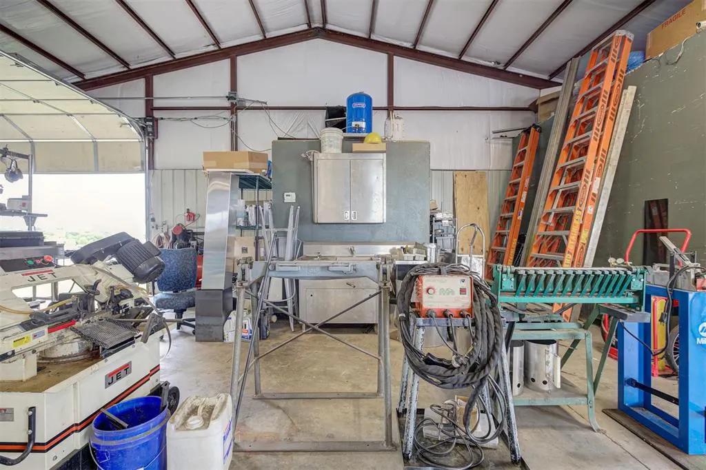 Photo 14 — 1061 S Sara Road, Blanchard, OK 73010