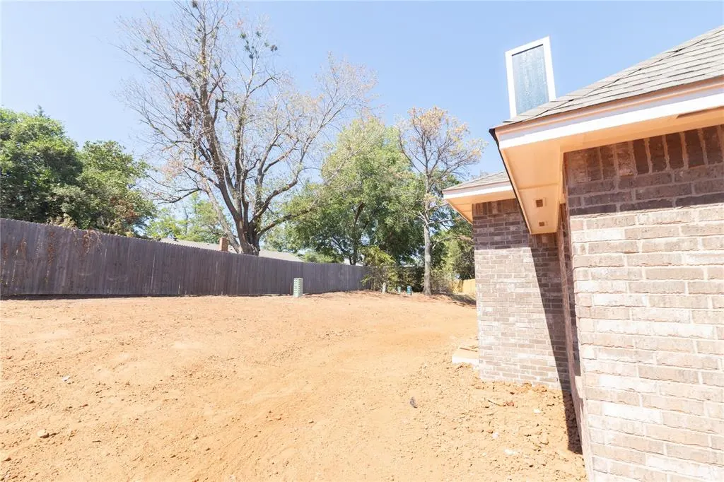 Photo 7 — 3205 Broadmoore Drive, Moore, OK 73160