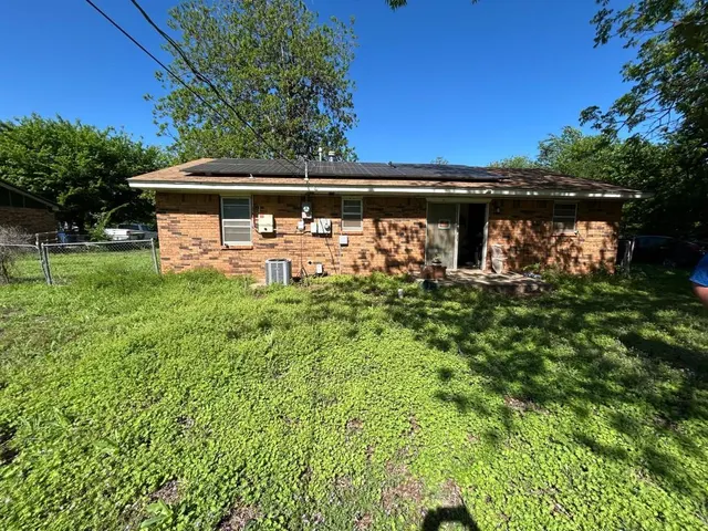 Photo 2 — 1106 N 11th Street, Chickasha, OK 73018