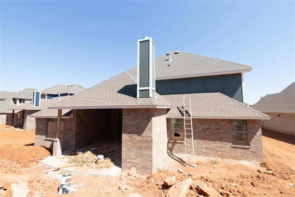 Photo 2 — 3209 Broadmoore Drive, Moore, OK 73160