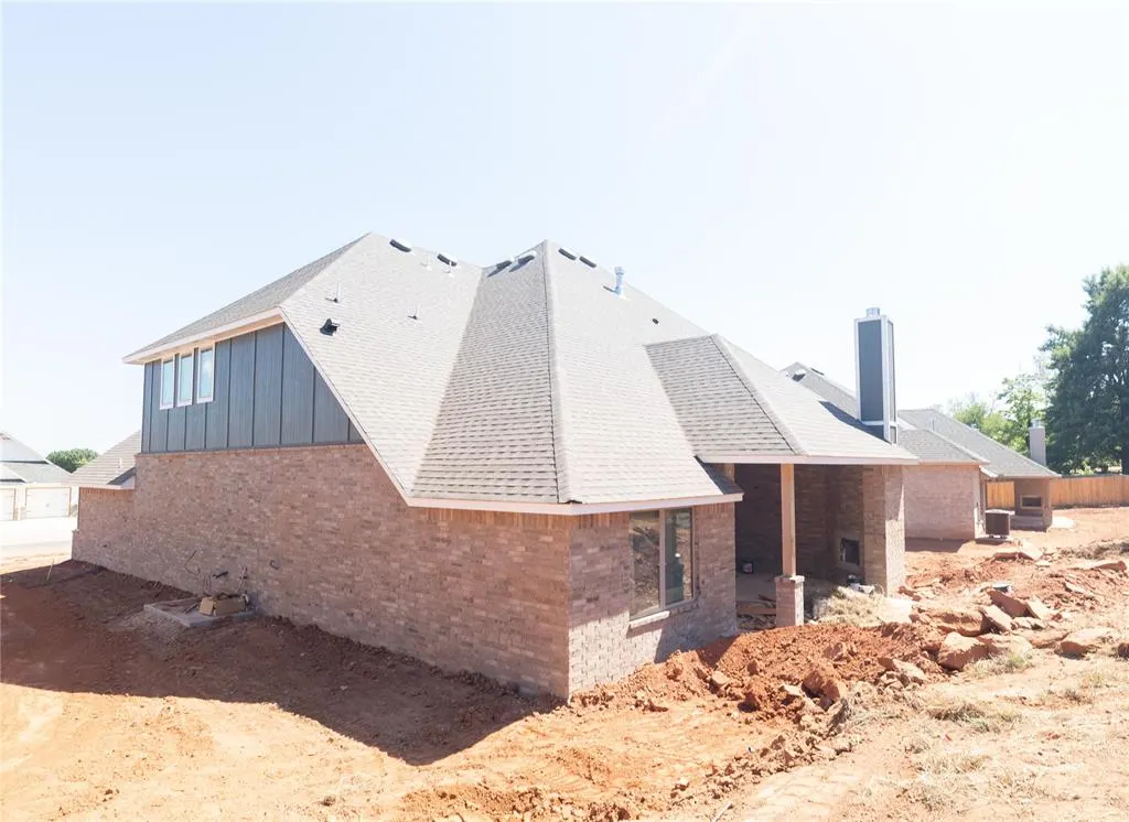 Photo 3 — 3209 Broadmoore Drive, Moore, OK 73160