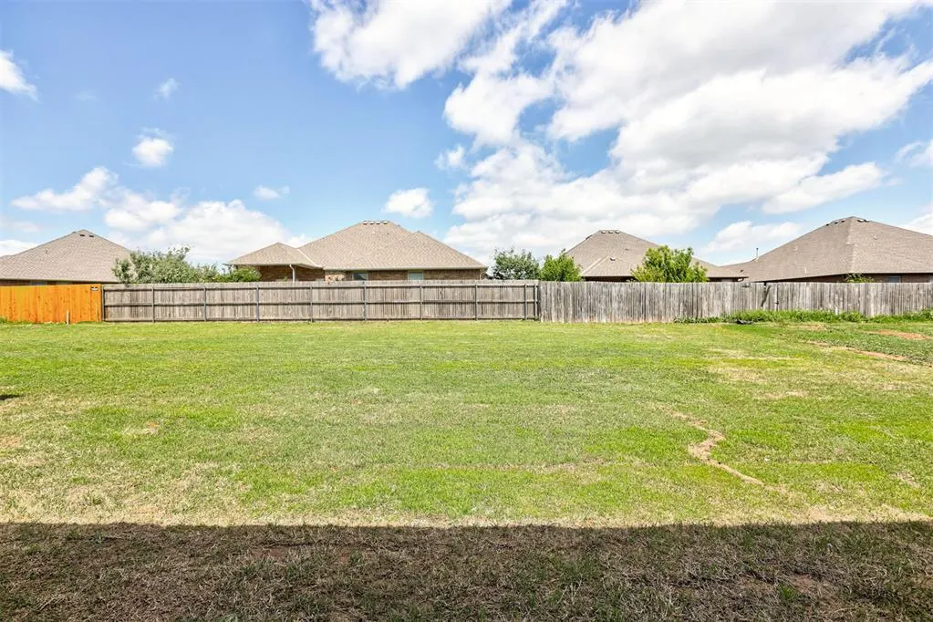 Photo 31 — 10913 NW 31st Terrace, Yukon, OK 73099