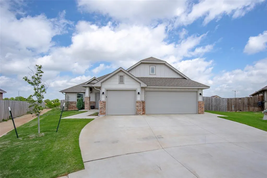 Photo 2 — 1111 NW 12th Street, Newcastle, OK 73065
