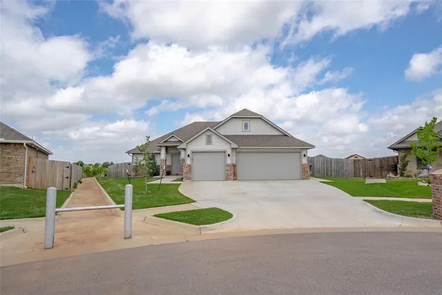 Photo 3 — 1111 NW 12th Street, Newcastle, OK 73065