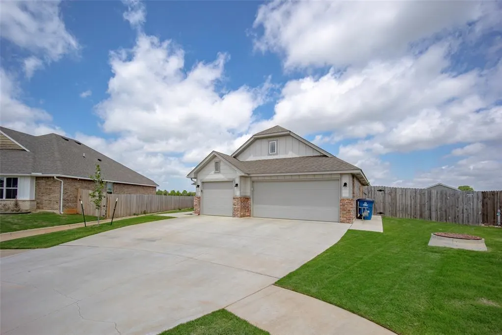 Photo 4 — 1111 NW 12th Street, Newcastle, OK 73065