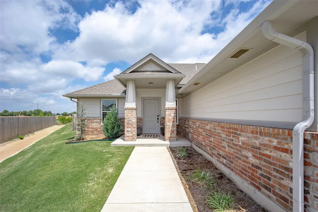Photo 6 — 1111 NW 12th Street, Newcastle, OK 73065