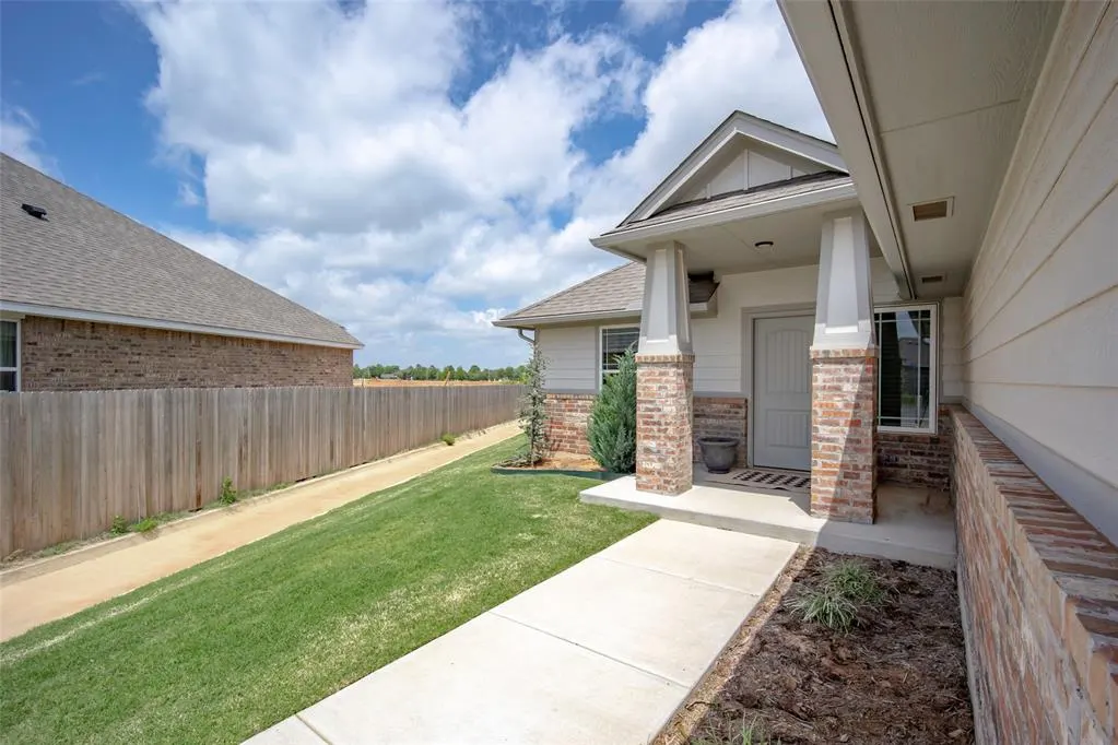 Photo 7 — 1111 NW 12th Street, Newcastle, OK 73065