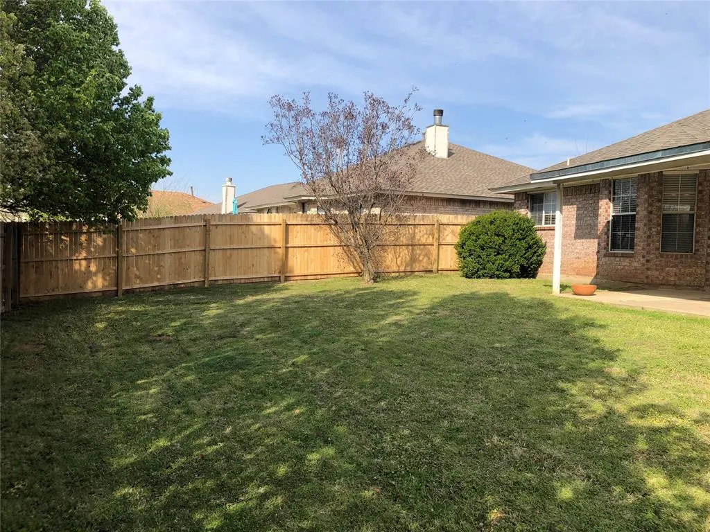 Photo 6 — 2045 Rising Hill Drive, Norman, OK 73071