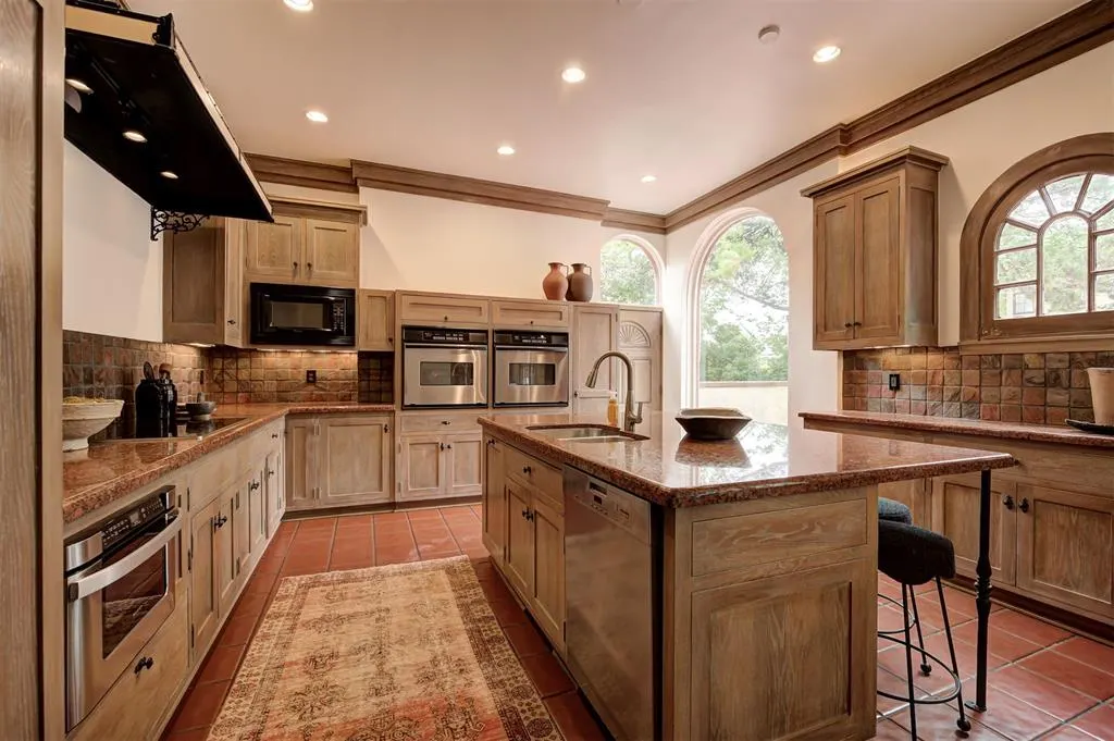 Photo 15 — 1414 N Hudson Avenue, Oklahoma City, OK 73103