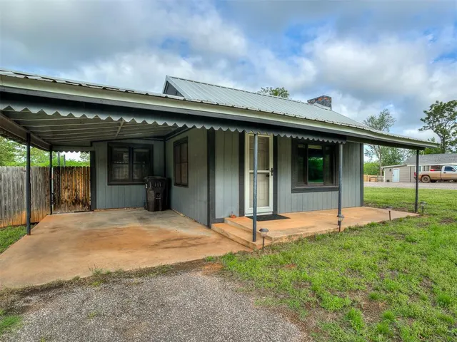 Front exterior — 403 Fir Street, Wellston, OK 74881
