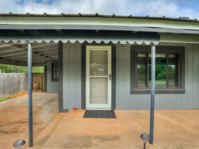 Photo 2 — 403 Fir Street, Wellston, OK 74881