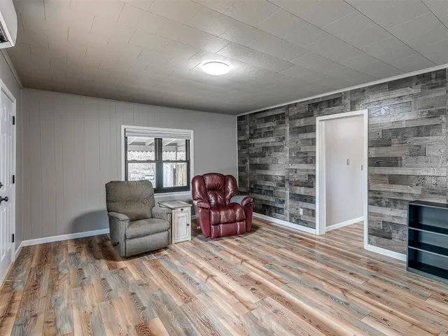 Photo 4 — 403 Fir Street, Wellston, OK 74881