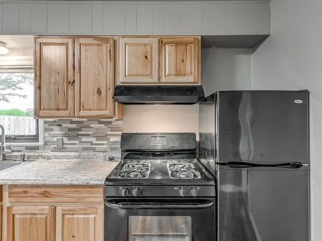 Photo 8 — 403 Fir Street, Wellston, OK 74881