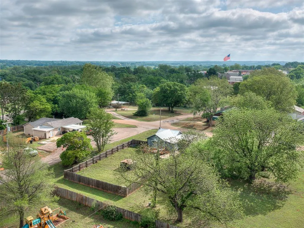 Photo 36 — 403 Fir Street, Wellston, OK 74881
