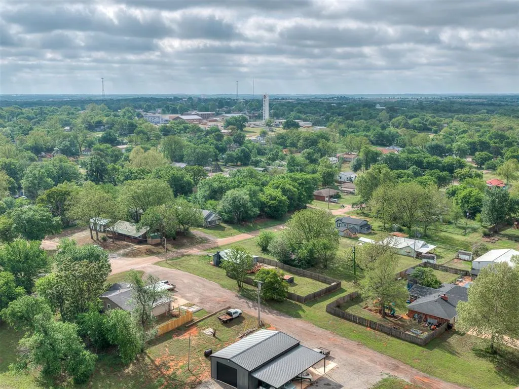 Photo 41 — 403 Fir Street, Wellston, OK 74881