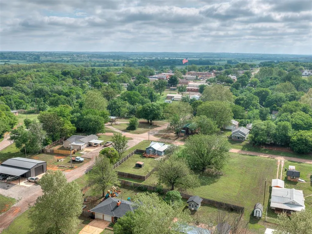 Photo 42 — 403 Fir Street, Wellston, OK 74881