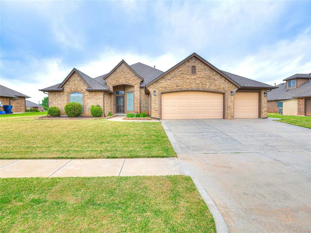 Front exterior — 9701 Lakecrest Drive, Oklahoma City, OK 73159