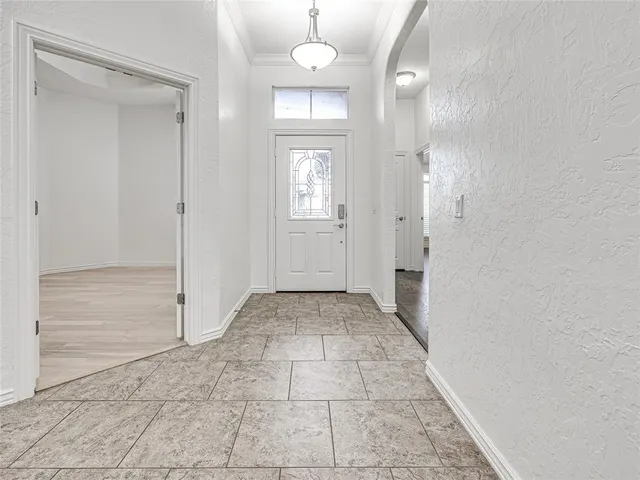 Photo 5 — 9701 Lakecrest Drive, Oklahoma City, OK 73159