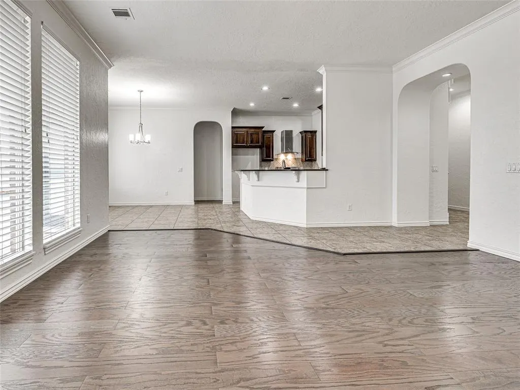 Photo 10 — 9701 Lakecrest Drive, Oklahoma City, OK 73159