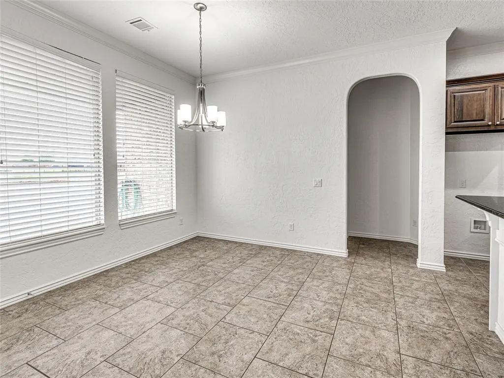 Photo 11 — 9701 Lakecrest Drive, Oklahoma City, OK 73159