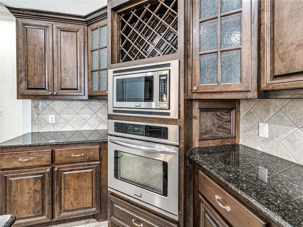 Photo 16 — 9701 Lakecrest Drive, Oklahoma City, OK 73159