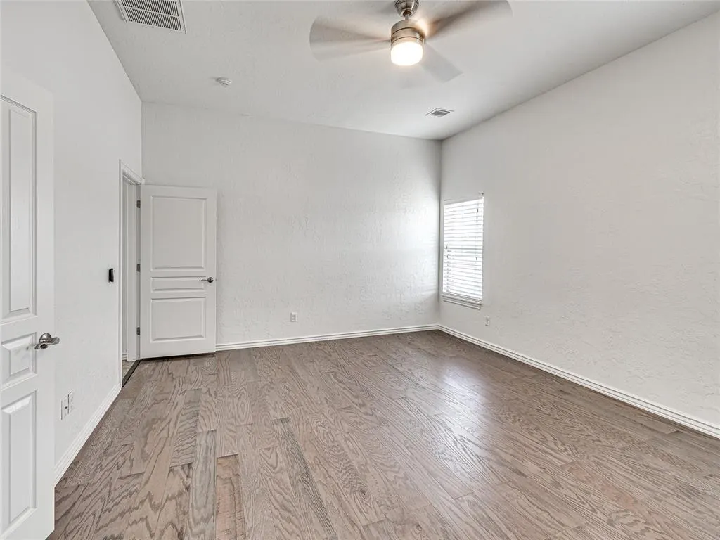 Photo 19 — 9701 Lakecrest Drive, Oklahoma City, OK 73159
