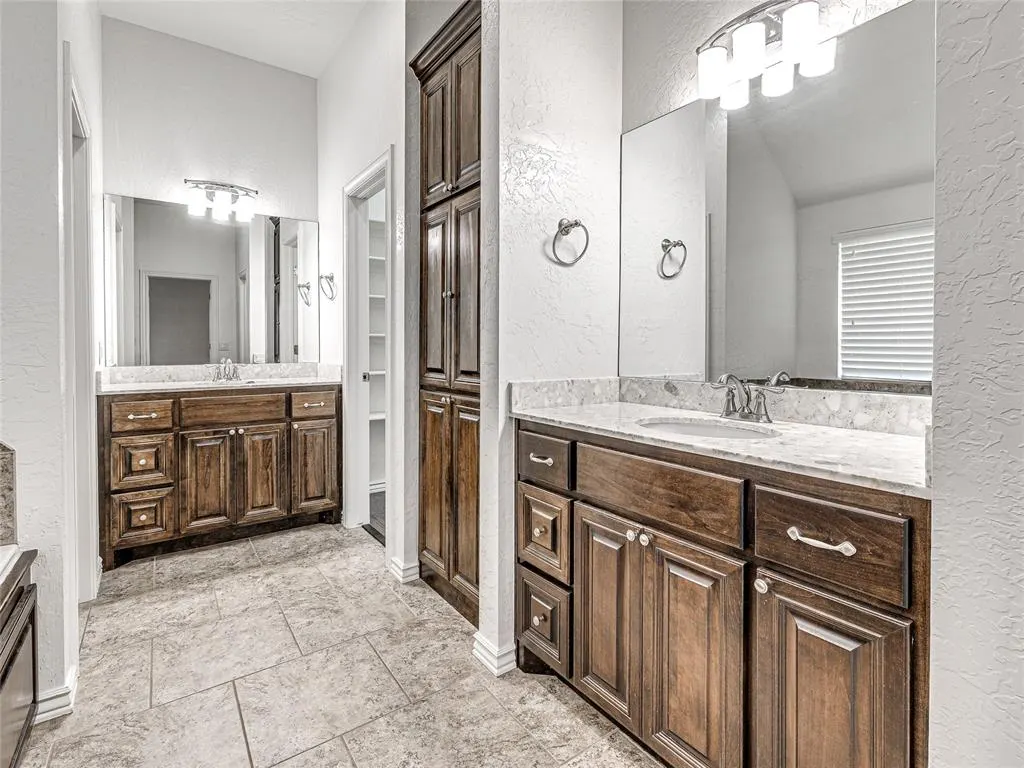 Photo 21 — 9701 Lakecrest Drive, Oklahoma City, OK 73159