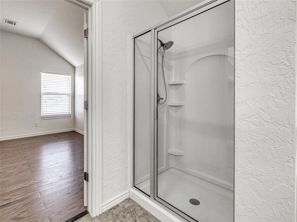 Photo 24 — 9701 Lakecrest Drive, Oklahoma City, OK 73159