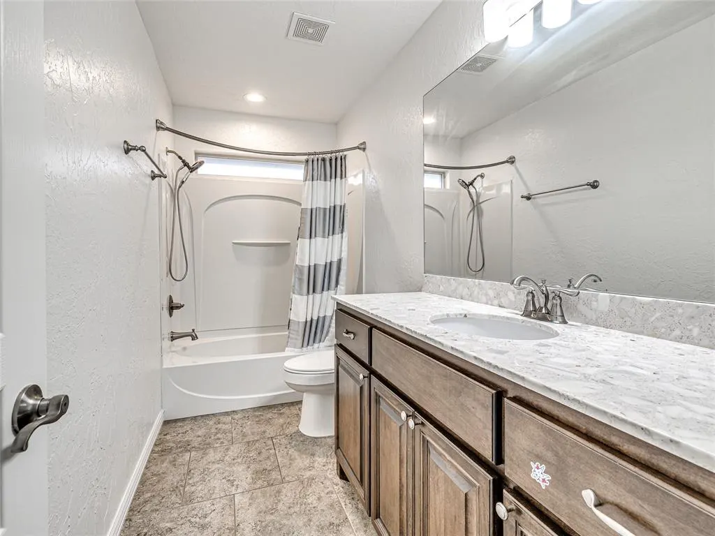 Photo 30 — 9701 Lakecrest Drive, Oklahoma City, OK 73159
