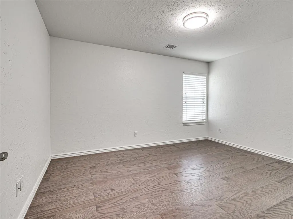 Photo 32 — 9701 Lakecrest Drive, Oklahoma City, OK 73159