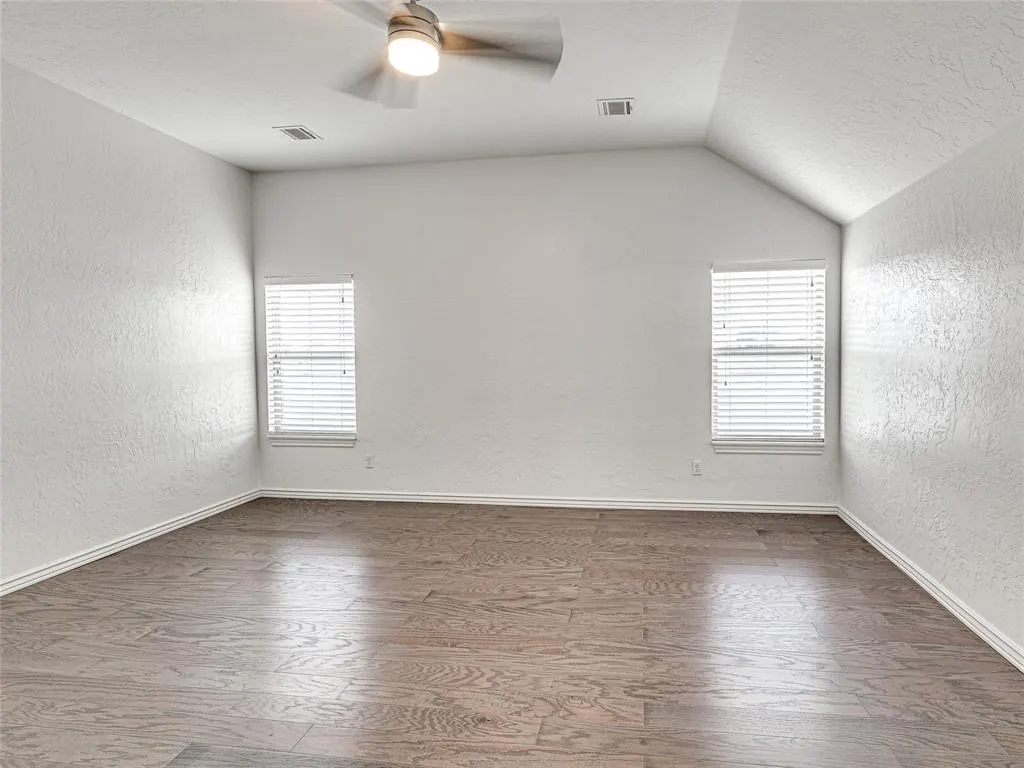 Photo 33 — 9701 Lakecrest Drive, Oklahoma City, OK 73159