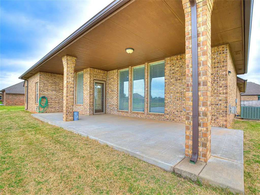 Photo 36 — 9701 Lakecrest Drive, Oklahoma City, OK 73159