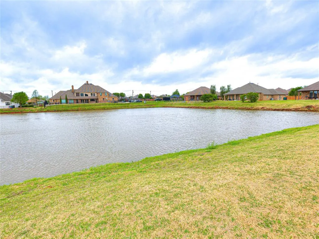 Photo 41 — 9701 Lakecrest Drive, Oklahoma City, OK 73159