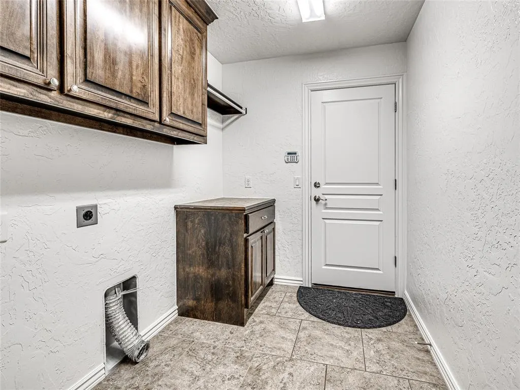 Photo 42 — 9701 Lakecrest Drive, Oklahoma City, OK 73159
