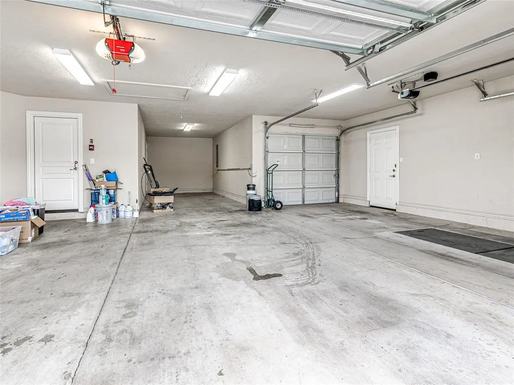 Photo 44 — 9701 Lakecrest Drive, Oklahoma City, OK 73159
