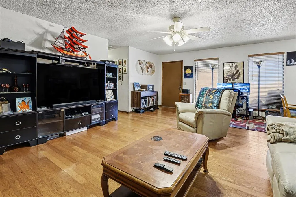 Photo 3 — 7300 Kings Manor Court, Oklahoma City, OK 73132
