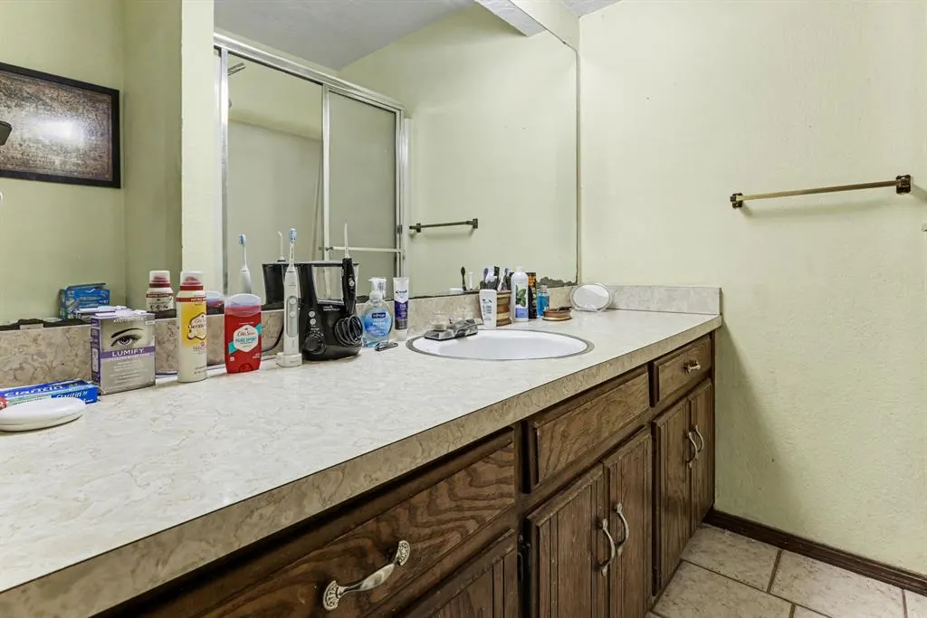 Photo 11 — 7300 Kings Manor Court, Oklahoma City, OK 73132